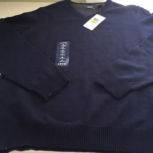 NWT Izod v-neck sweater size medium